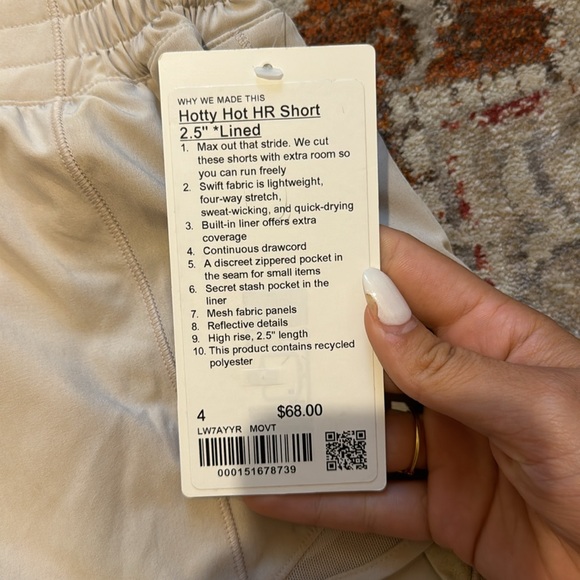 Lulu hotty hot short 2.5’’ - Picture 2 of 2